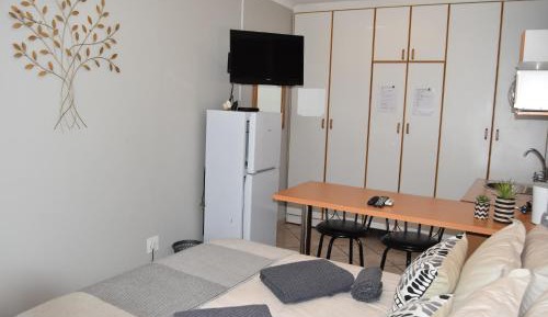 Basic Queen Room