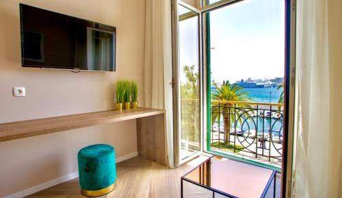 Premium One-Bedroom Apartment with Sea View