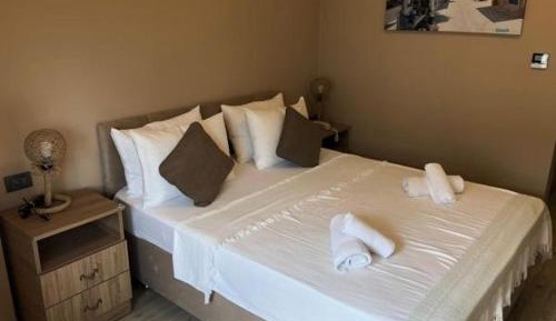 Budget Double Room - Semi-basement