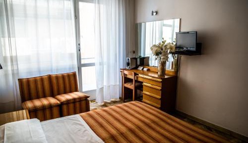 Double Room with Partial Sea View