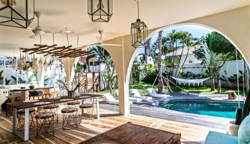 Three Bedroom Mediterranean Villa with Private Pool for 6 Guests