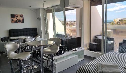 Studio Apartment with Sea View