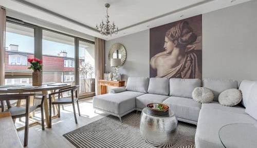 Luxury One-Bedroom Apartment with Balcony B71