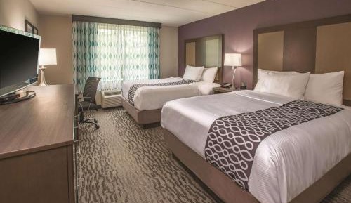 Deluxe Queen Room with Two Queen Beds