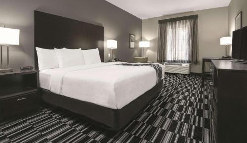 King Room with Mobility/Hearing Impaired Access - Non-Smoking