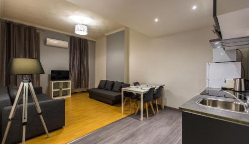 One-Bedroom Apartment