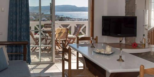 Superior Quadruple Room with Pool View