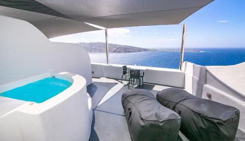  Deluxe Suite with Outdoor Hot Tub and Sunset View