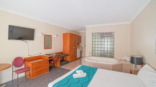 Standard King Spa Room (Not Pet-Friendly)