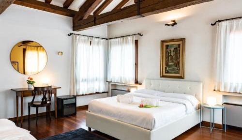 Deluxe Two Bedroom Apartment