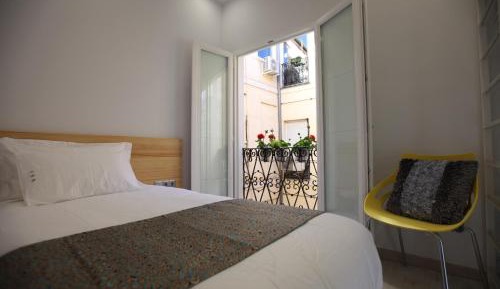Single Room with Private Bathroom