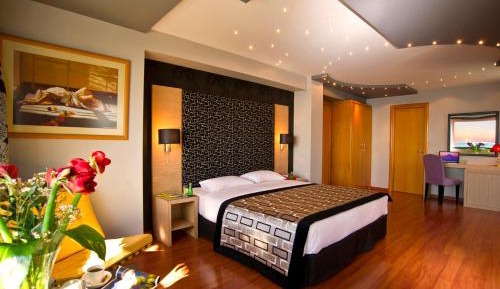 Deluxe Suite with Balcony Sea View