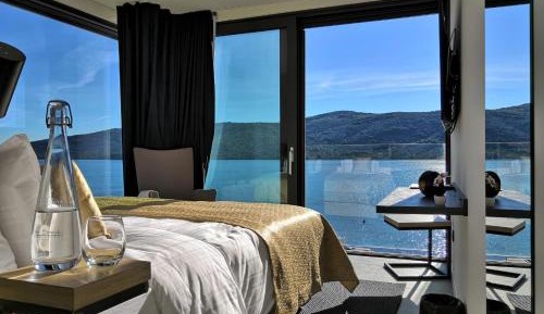 Deluxe Penthouse Suite with Sea View