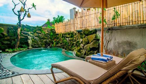Villa with Kitchenette and Private Pool