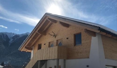 Apartment with Mountain View