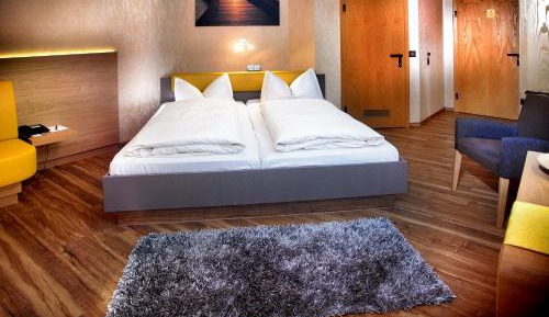 Double Room (1 Adult)