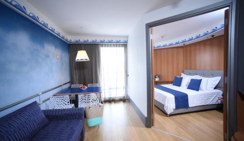 Deluxe Suite - 2 Room With Balcony and Kitchenette - 164 ft² - 4 Adult+1 Child