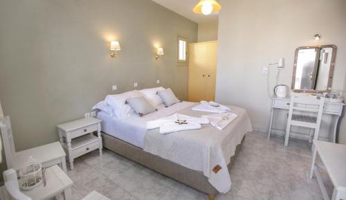 Double or Twin Room with Partial Sea View