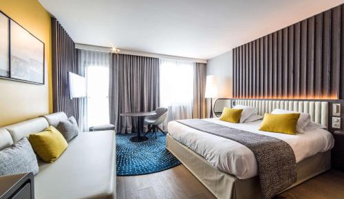 Triple Room with 1 Queen Bed and Sofa Bed - Non-Smoking