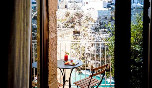 Deluxe Double Room with Balcony and Sea View