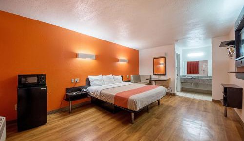 Deluxe King Room - Smoking