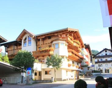 Apartment with Mountain View