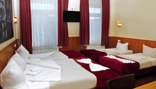 Quintuple Room (5 Adults)