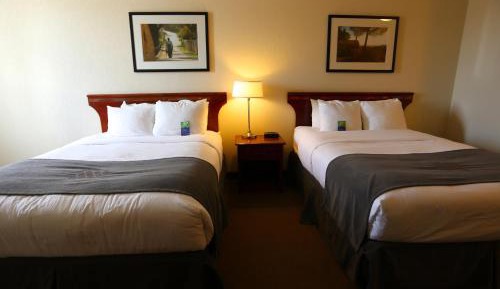 Queen Room with Two Queen Beds - Non-Smoking