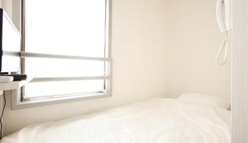 Single Room - Lower Floor