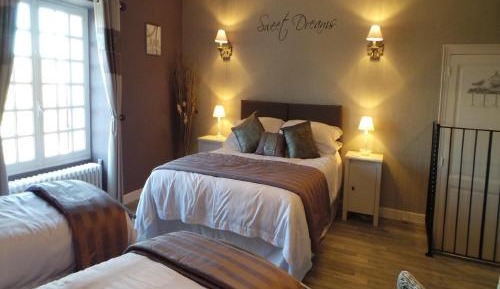 Quadruple Room with Private Bathroom