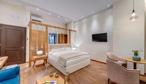 Superior Suite with Balcony and Side Sea View
