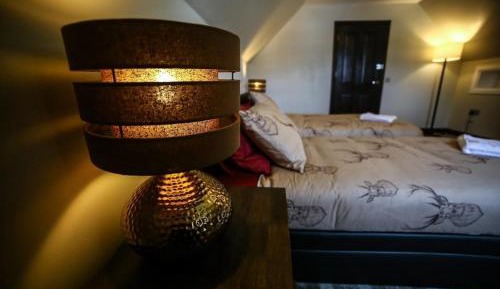 Twin Room with Private External Bathroom