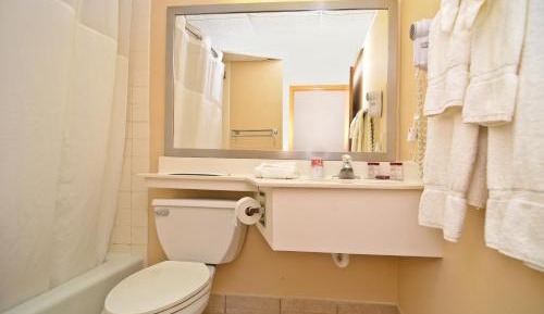 Deluxe Queen Room with Two Queen Beds - Non-Smoking