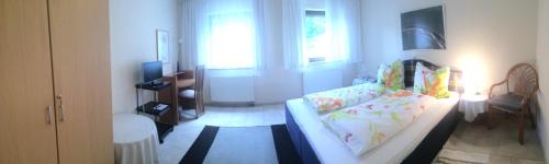 Double or Twin Room with Shower