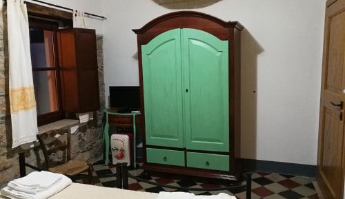 Small Single Room