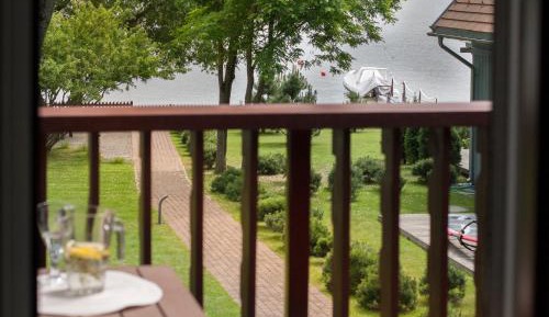Apartment with Lake View