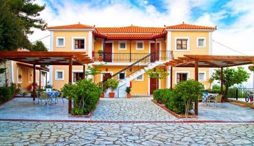 Studio Apartment with Sea View (2 Adults)