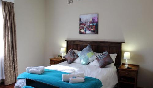 Standard Queen Room