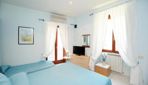 Double or Twin Room with Private Bathroom