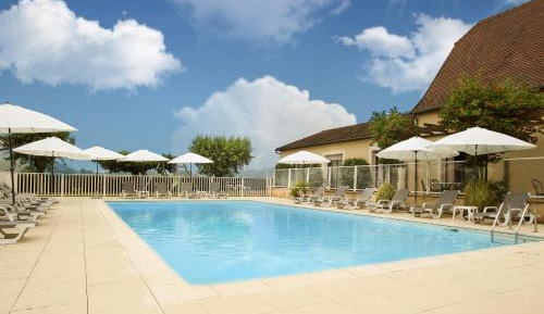 Family Room with Terrace with Pool View
