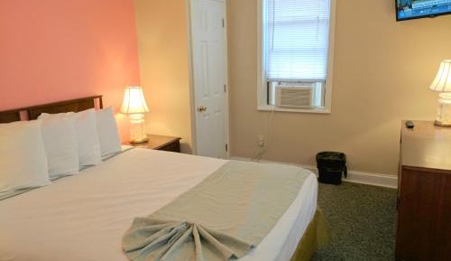 Queen Suite