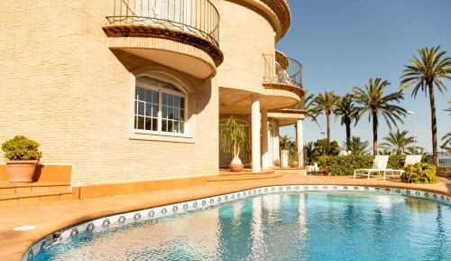 Deluxe Villa