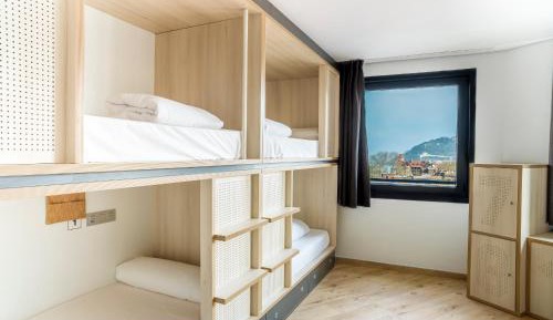 Bed in 8-Bed Mixed Dormitory Room with Private Bathroom