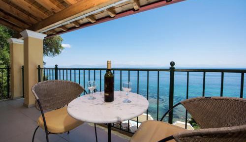 Panoramic Penthouse with Infinity Seaview
