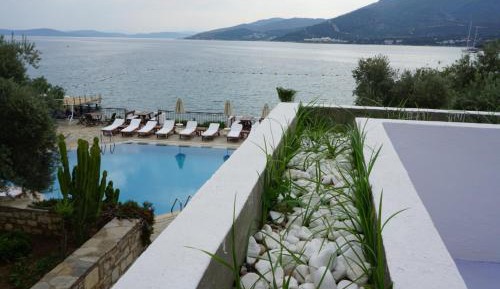 Deluxe Suite with Sea View