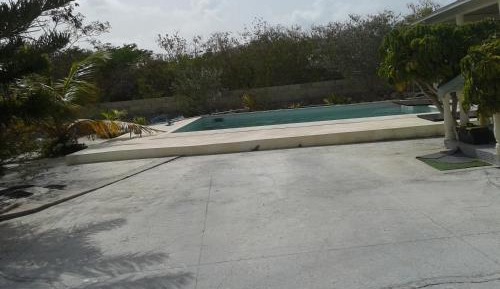 Apartment with Pool View 