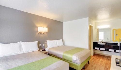 Deluxe Quadruple Room - Non-Smoking