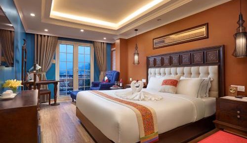 Junior Suite with City View and Church View