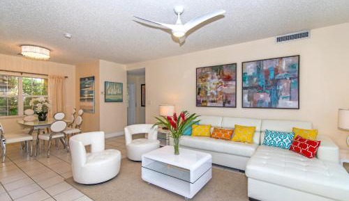 Apartment with Sea View #611