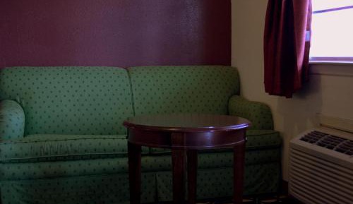 King Room - Non-Smoking